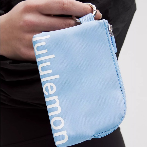 Lululemon Clippable Card Pouch- Proud Cloud/White - Picture 4 of 4